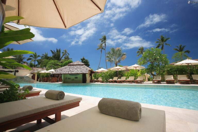 all-inclusive resort pool beach mexico family