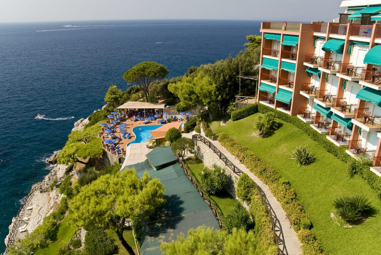 Sorrento clifftop hotels above the turquoise Bay of Naples in Italy