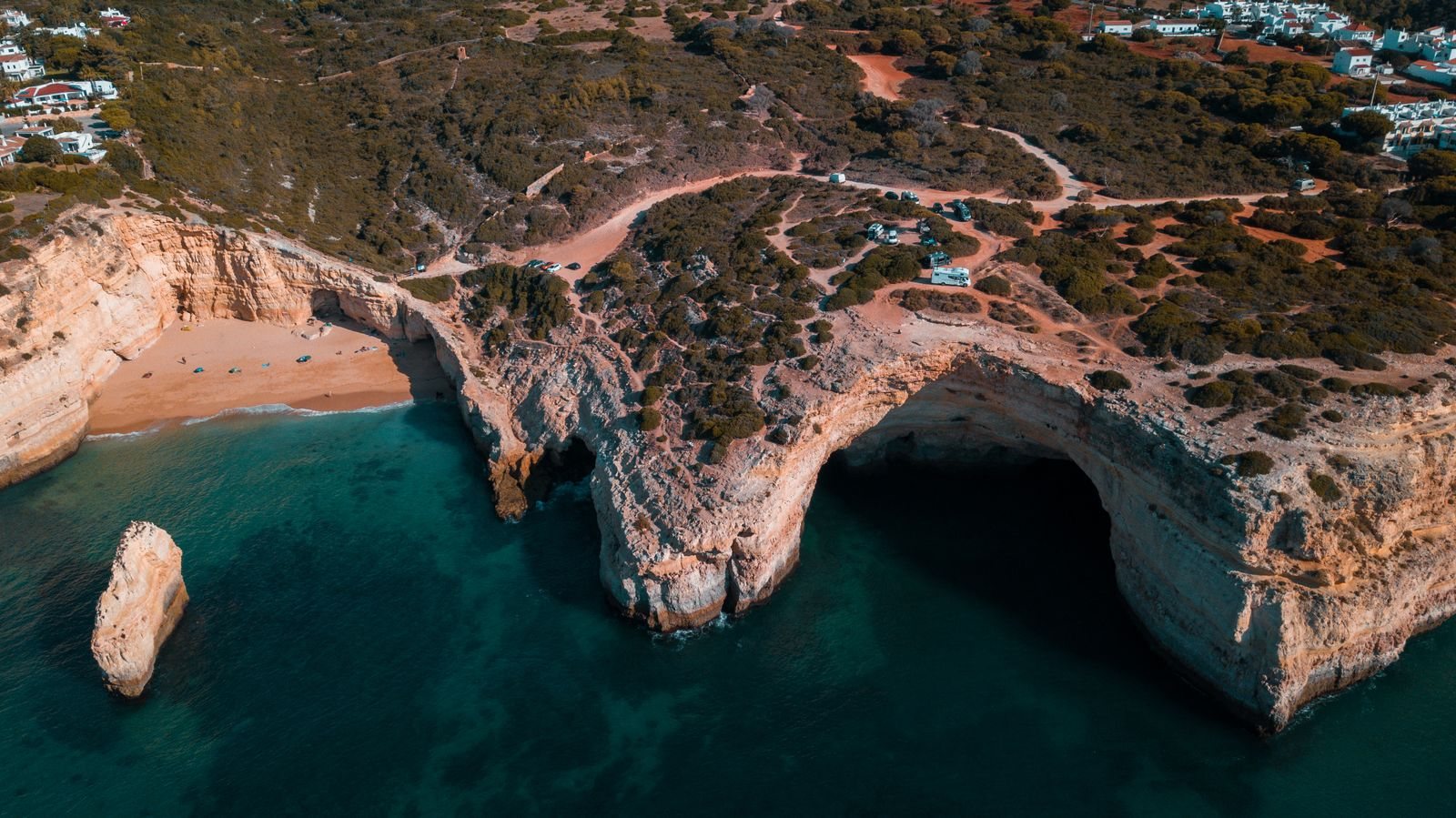 Algarve travel guide to Benagil cave tours and sea caves