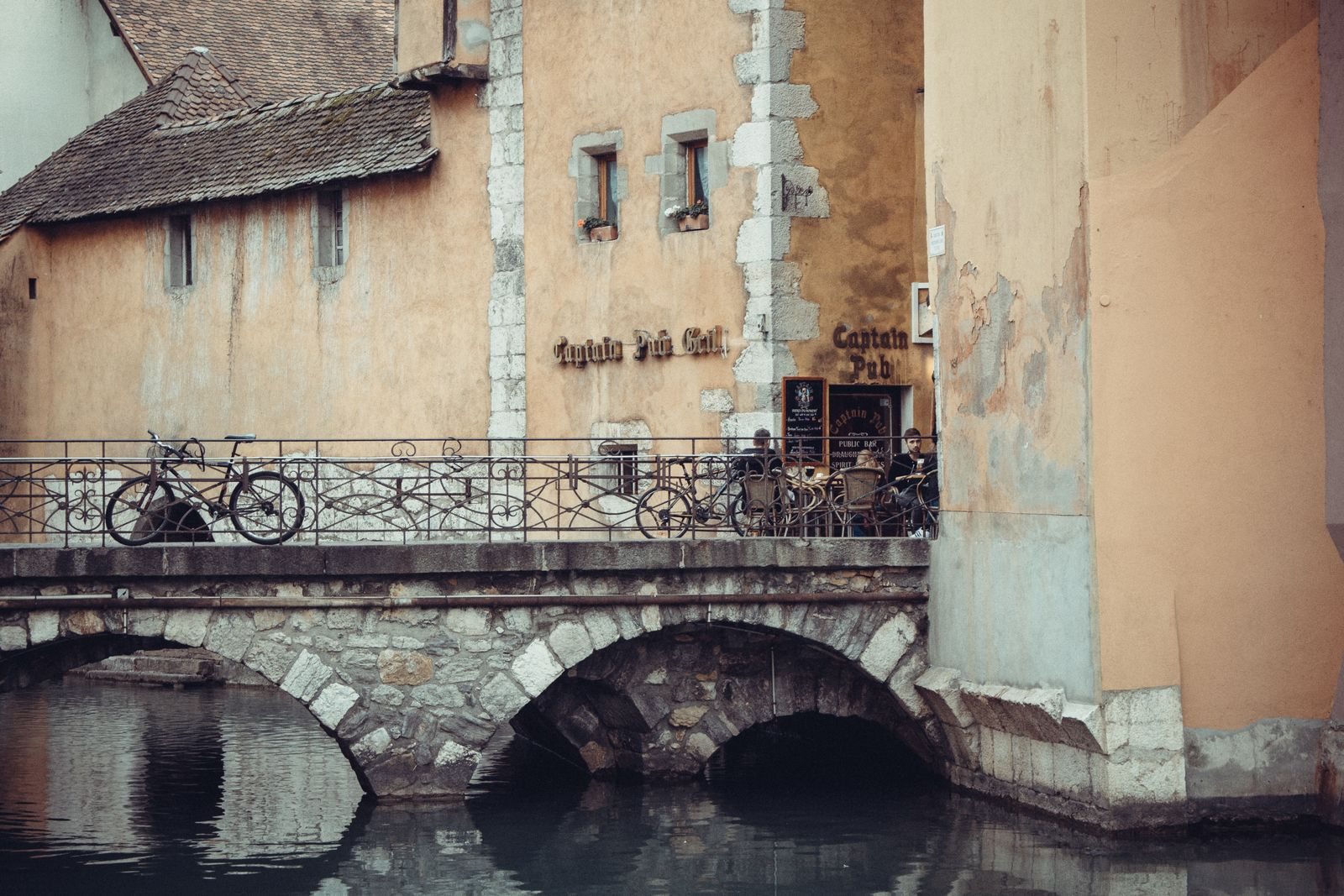 Annecy France guide to the old town canals