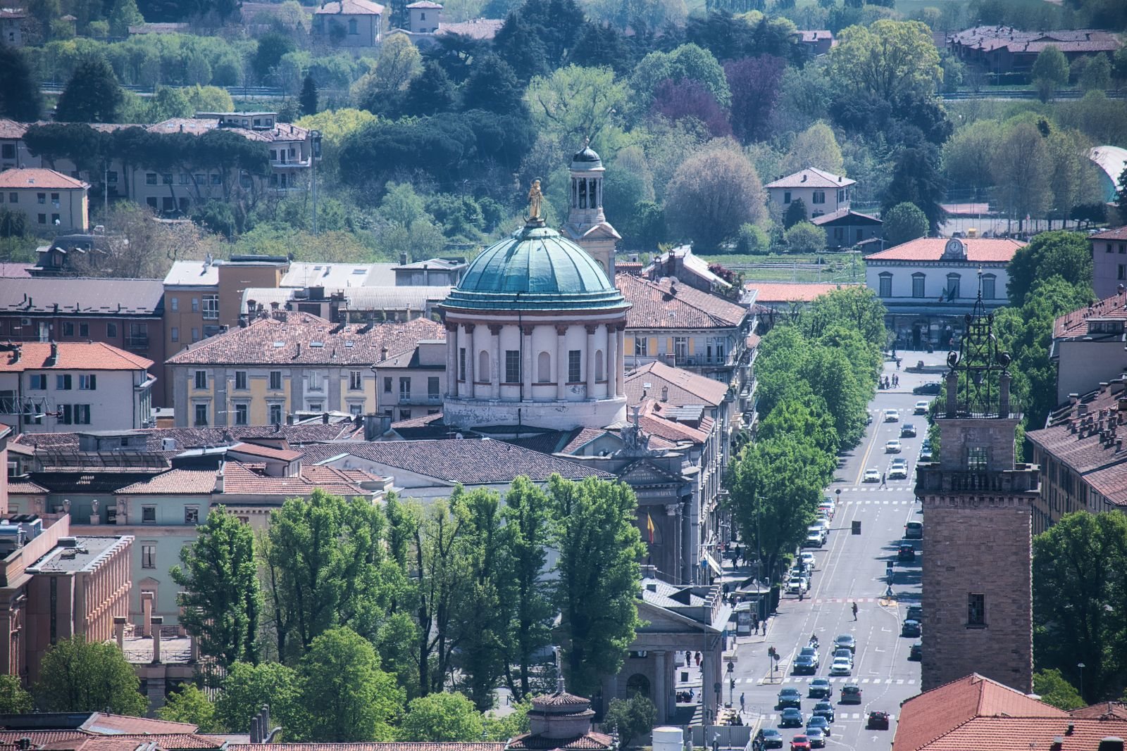 Bergamo travel guide to food, Lake Como day trips and where to stay