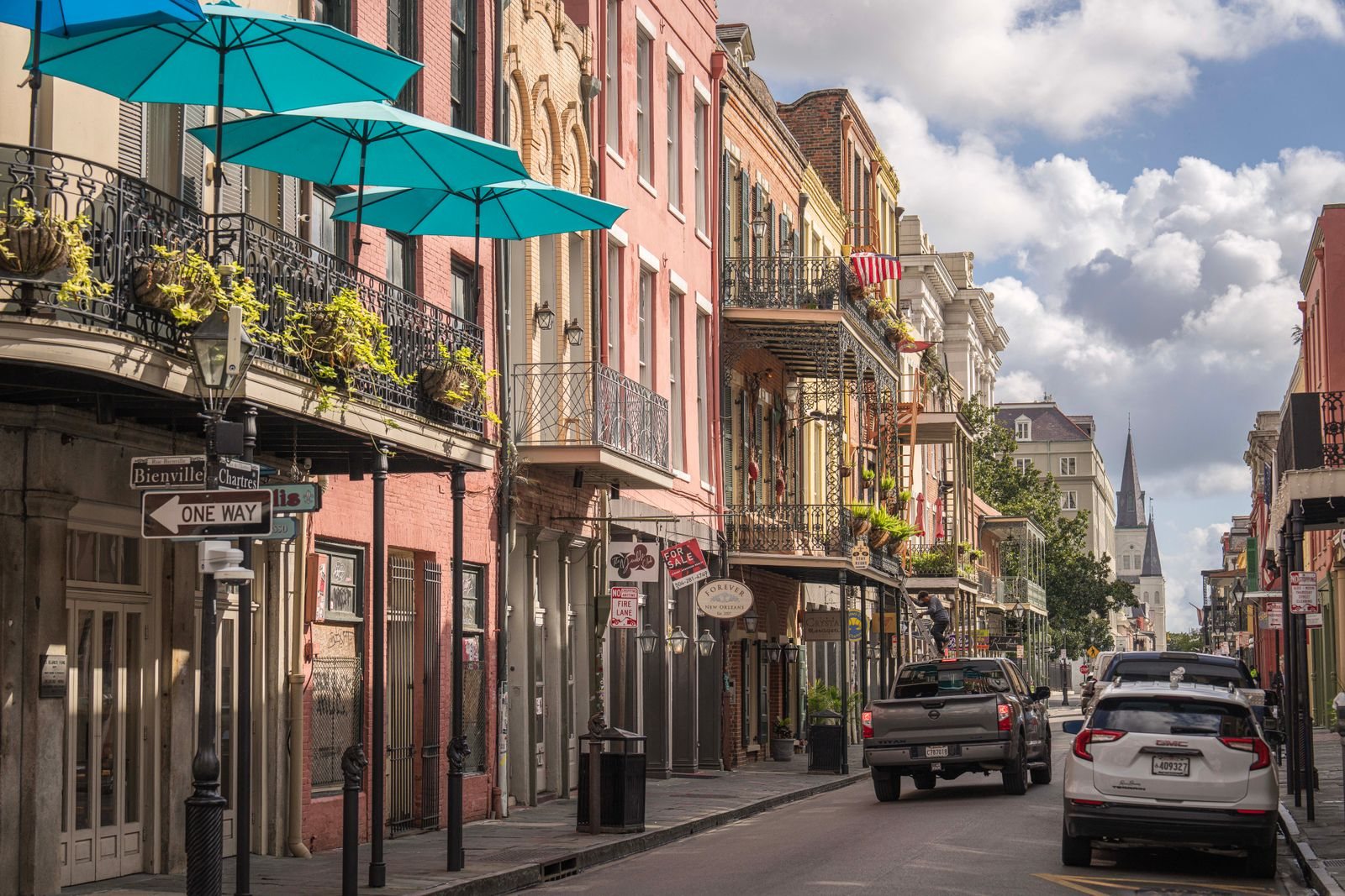 Best hotels in New Orleans tips on getting around New Orleans, costs and what we wish we knew