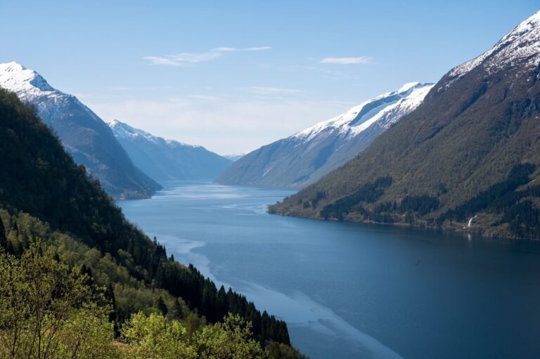 Best time to visit Norway: fjord season, northern lights and midnight sun