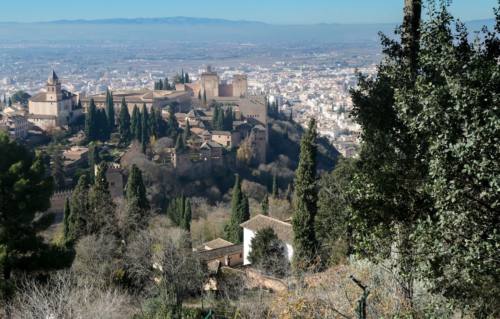 Granada travel guide to free tapas, where to stay and when to visit