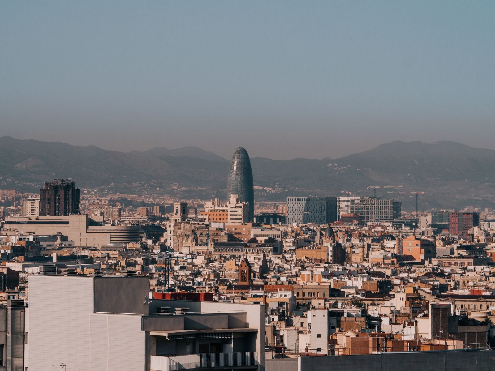 How to plan a trip to Spain with Barcelona and the coast