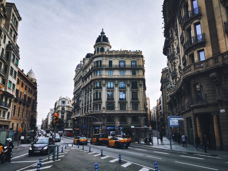 How to plan a trip to Spain: timing, length, rail routes and budgets
