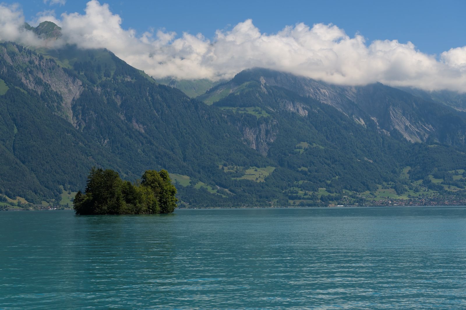 Interlaken travel guide to the lakes on either side of town
