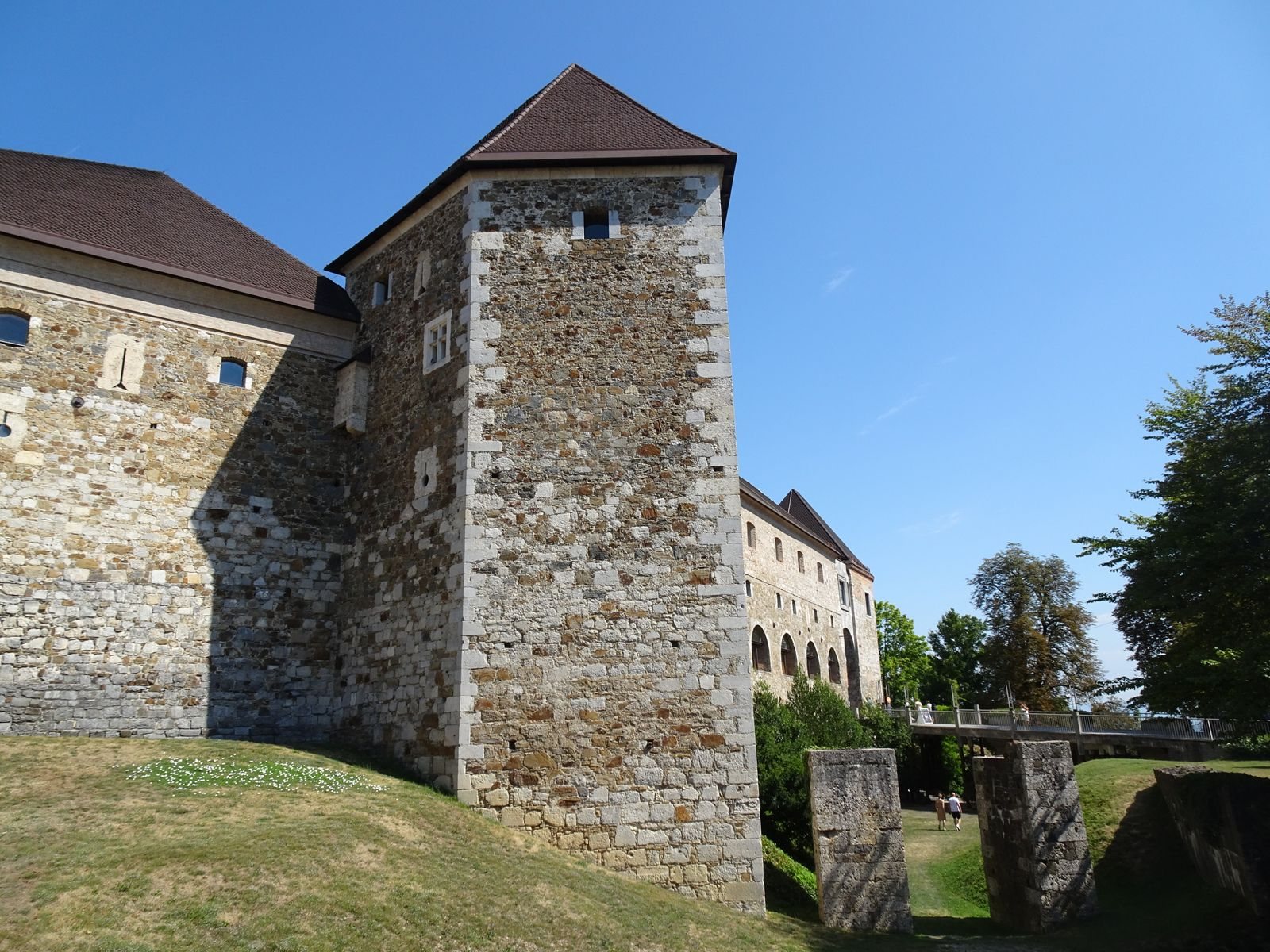 Ljubljana Slovenia travel guide to the castle and day trips to Lake Bled