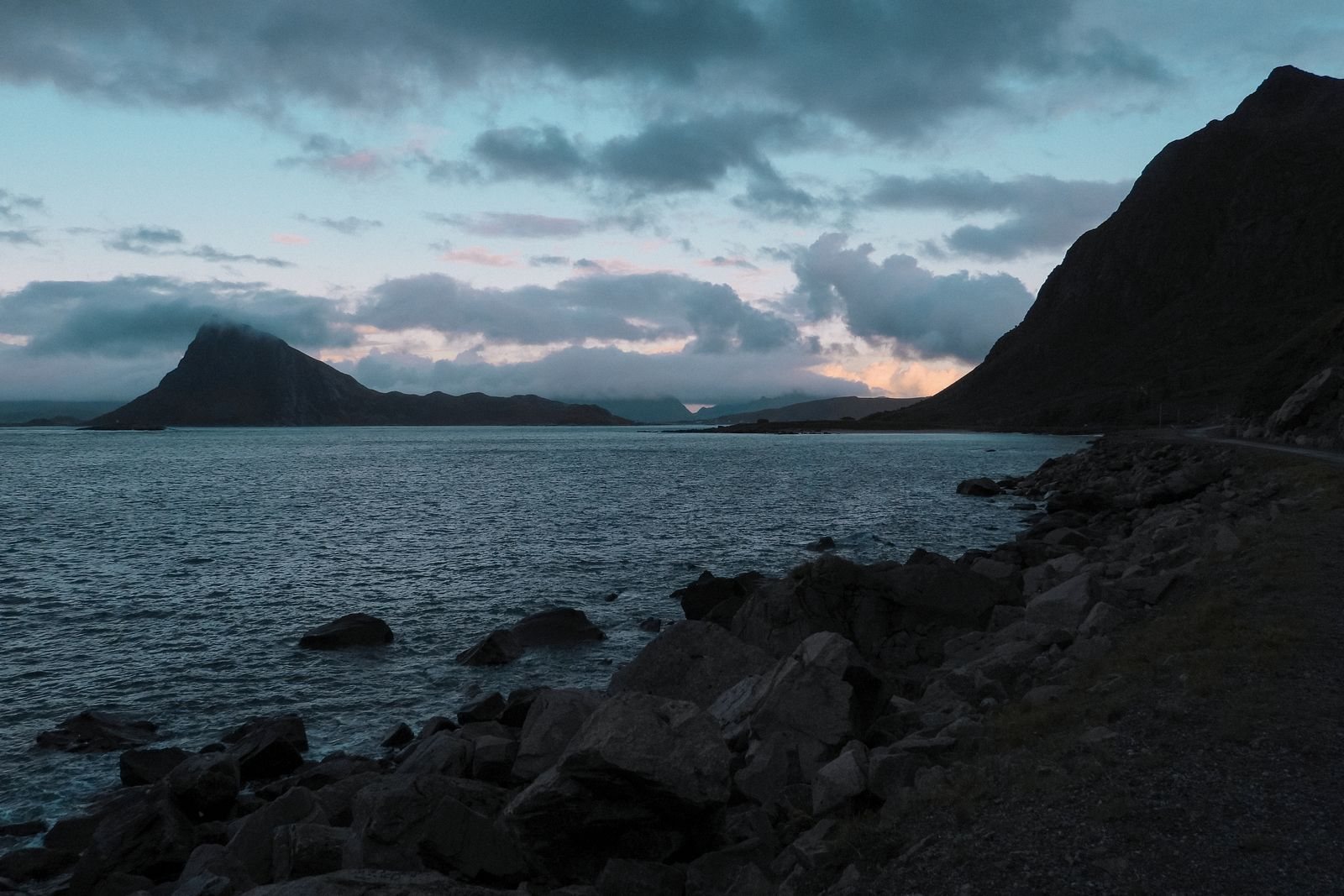 Lofoten Islands travel guide: hikes, beaches and fishing villages