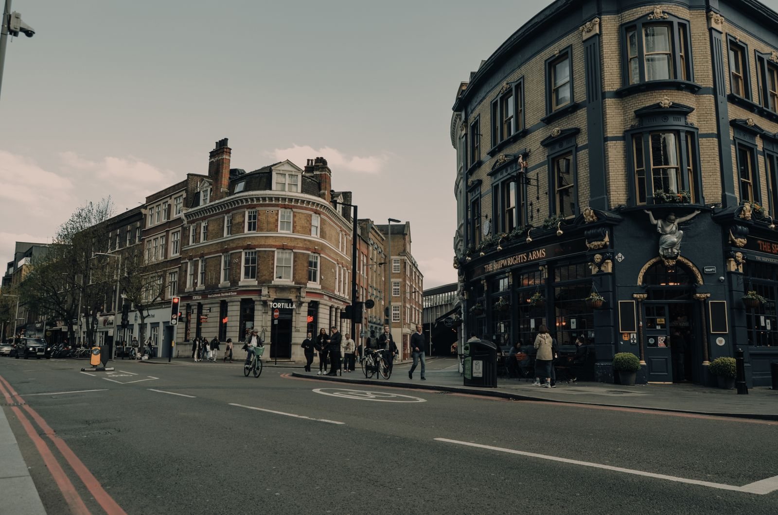 London travel guide tips on getting around London, costs and what we wish we knew