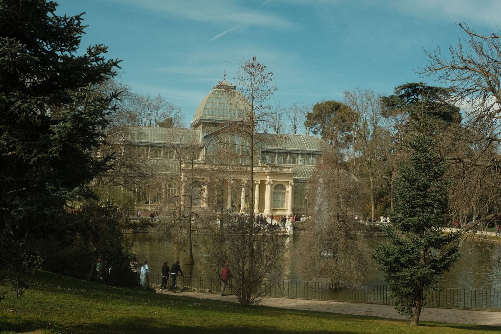 Madrid travel guide to Retiro Park and day trips