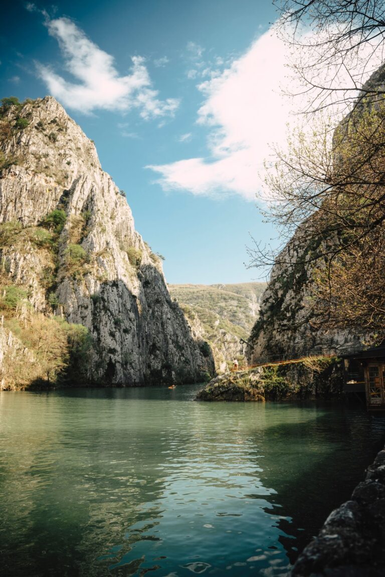 Matka Canyon guide: getting there from Skopje, the Vrelo Cave boat and kayaking
