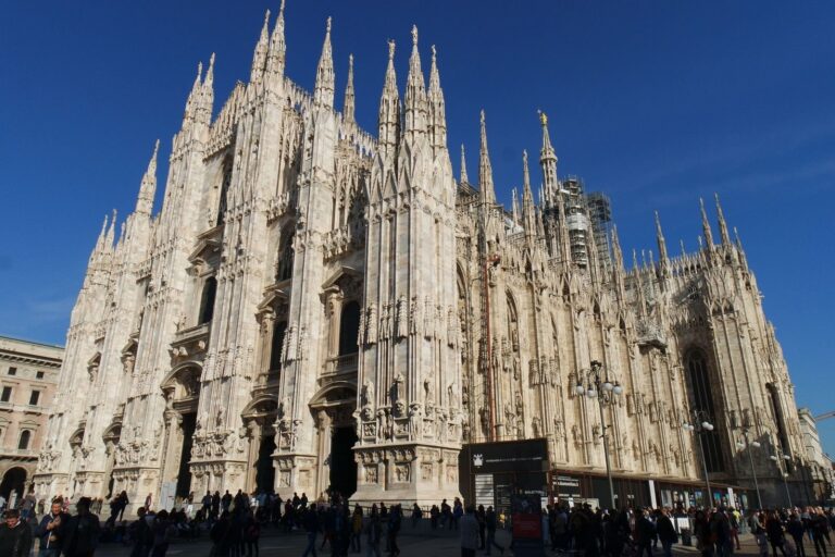 Milan Italy guide: the Duomo, Last Supper, Navigli and lake day trips