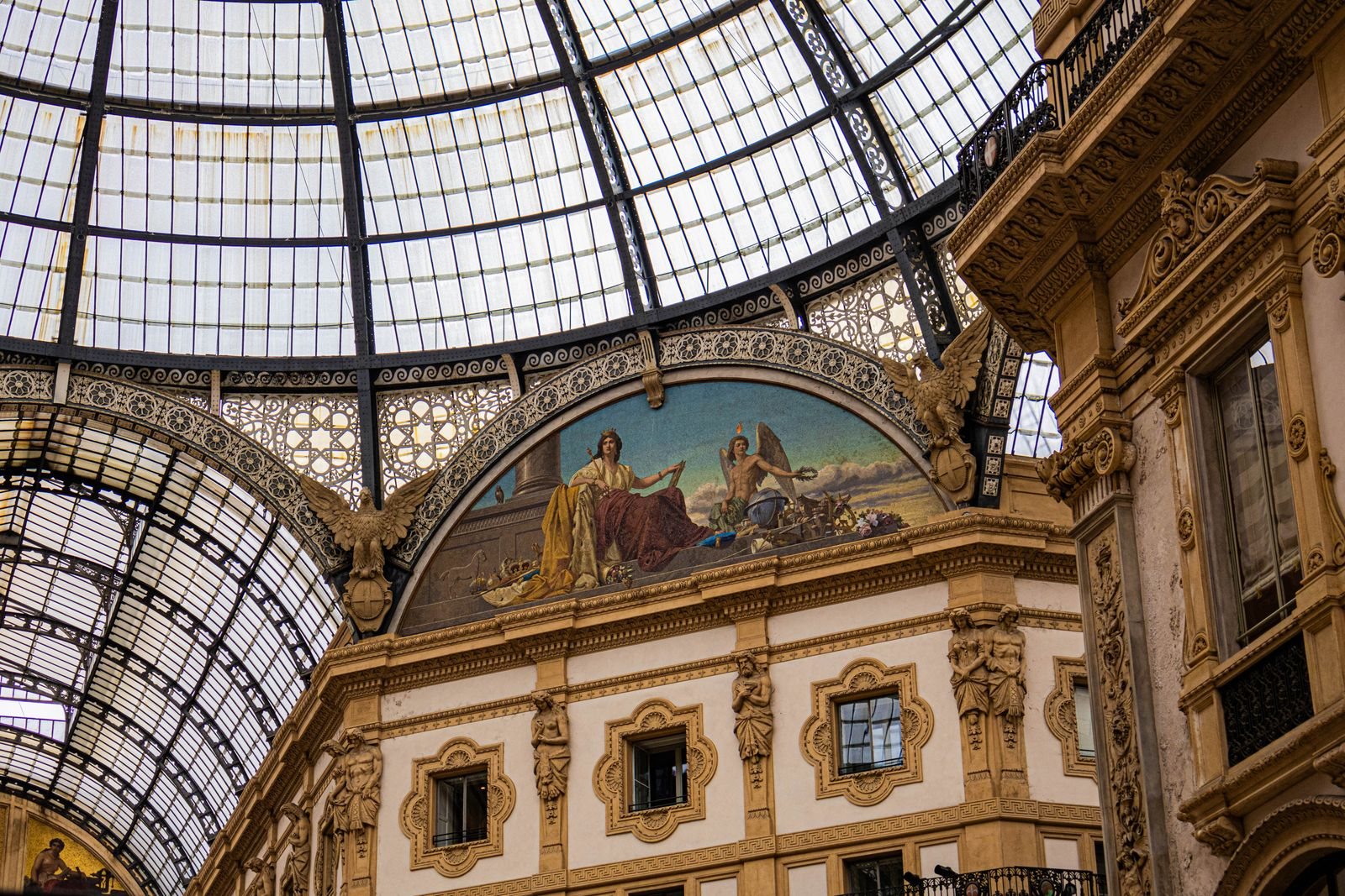 Milan Italy guide to the Galleria and city center