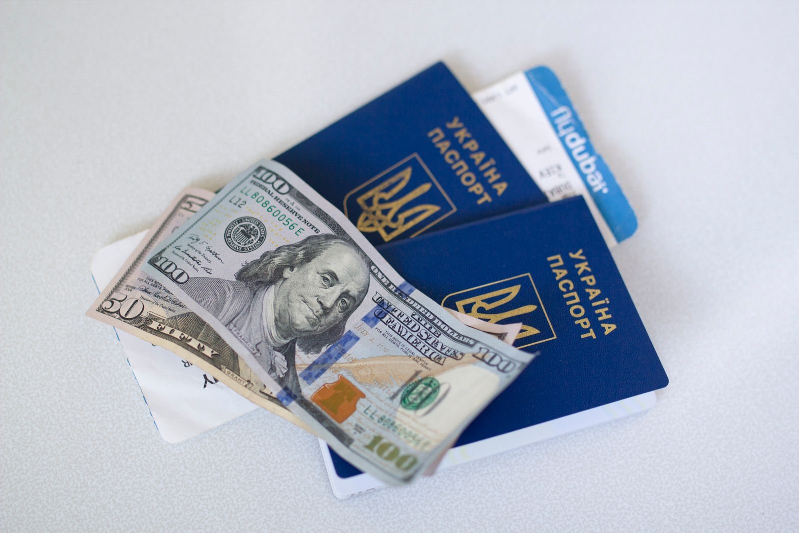 Money-saving travel hacks tips that save money and stress on your next trip