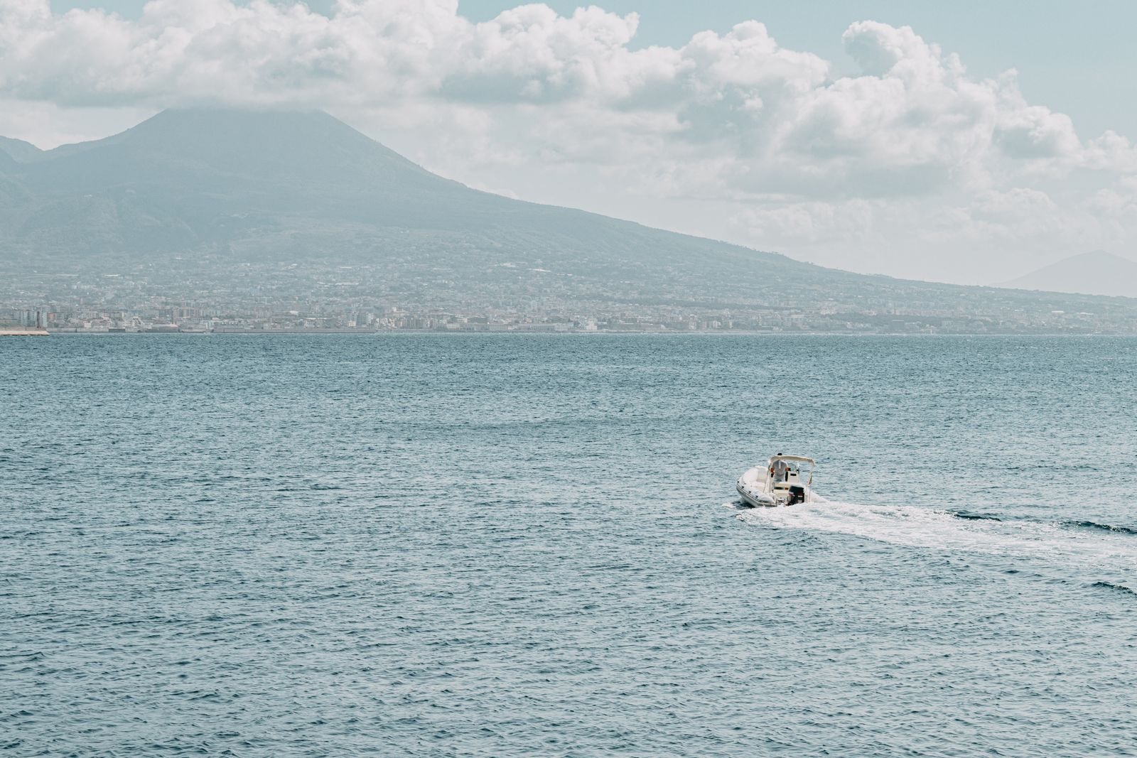 Naples travel guide to Vesuvius and Pompeii day trips