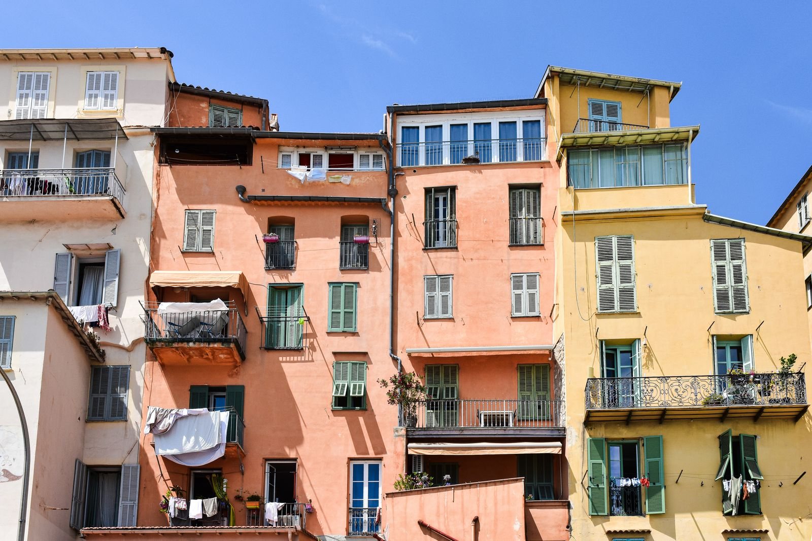 Nice France travel guide to Vieux Nice and the markets