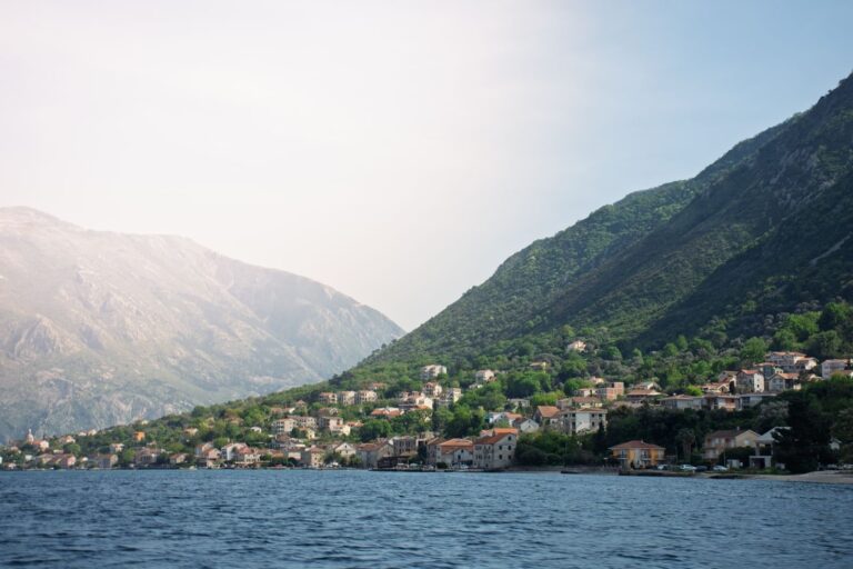 Plan a trip to Montenegro: how long, flights, a one-week route and real costs