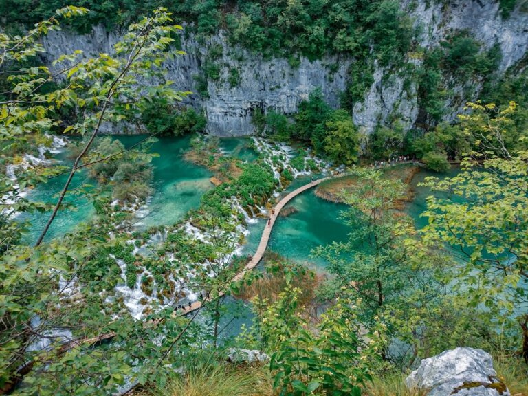 Plitvice Lakes guide: best time to visit, routes and viewpoints
