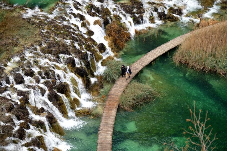 Plitvice Lakes National Park guide: entrances, routes and crowds