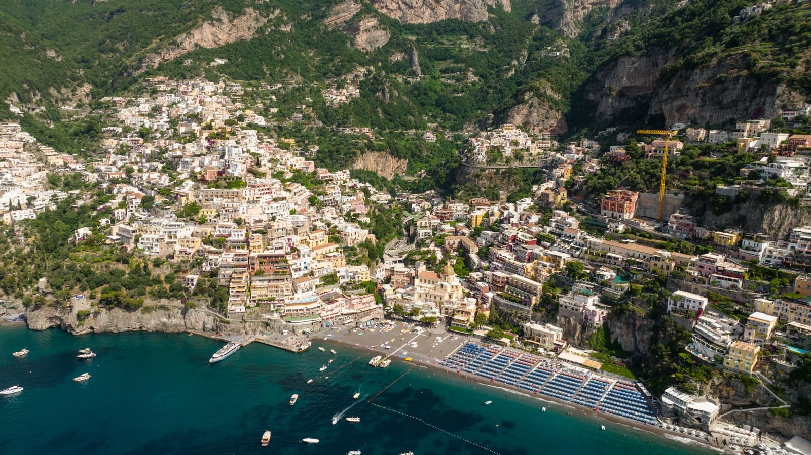 Positano travel guide to the beach and boat trips