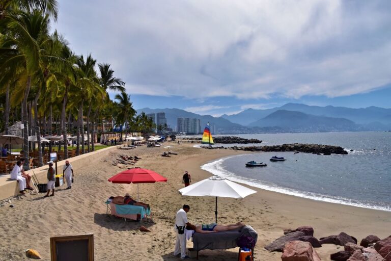 Puerto Vallarta vs Sayulita: the best things to do in Puerto Vallarta and Sayulita, where to stay and when to go