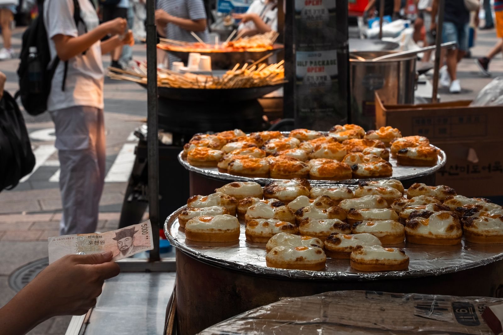 Seoul travel guide tips on getting around Seoul, costs and what we wish we knew