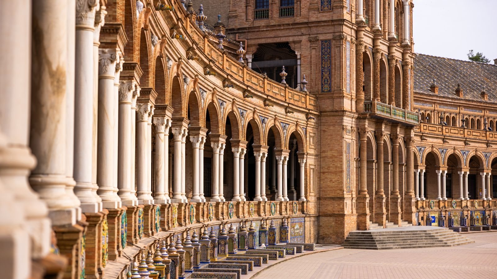 Seville travel guide: Alcazar, cathedral, Plaza de Espana and Triana
