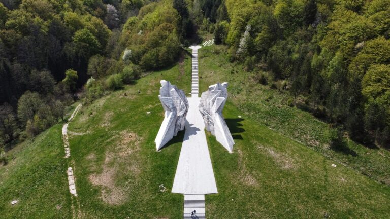 Sutjeska National Park guide to Perucica forest, Maglic and Trnovacko lake