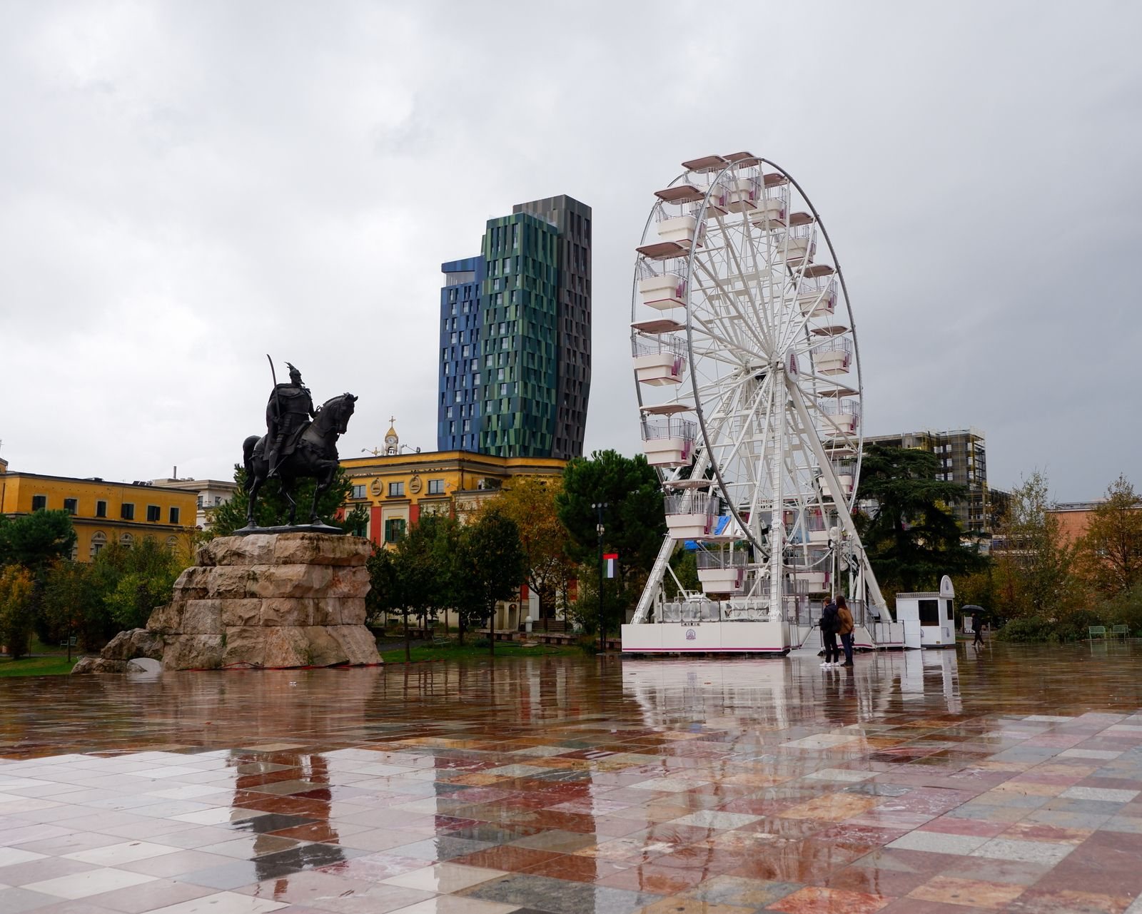 Tirana travel guide to Skanderbeg Square, the Pyramid and Blloku cafes