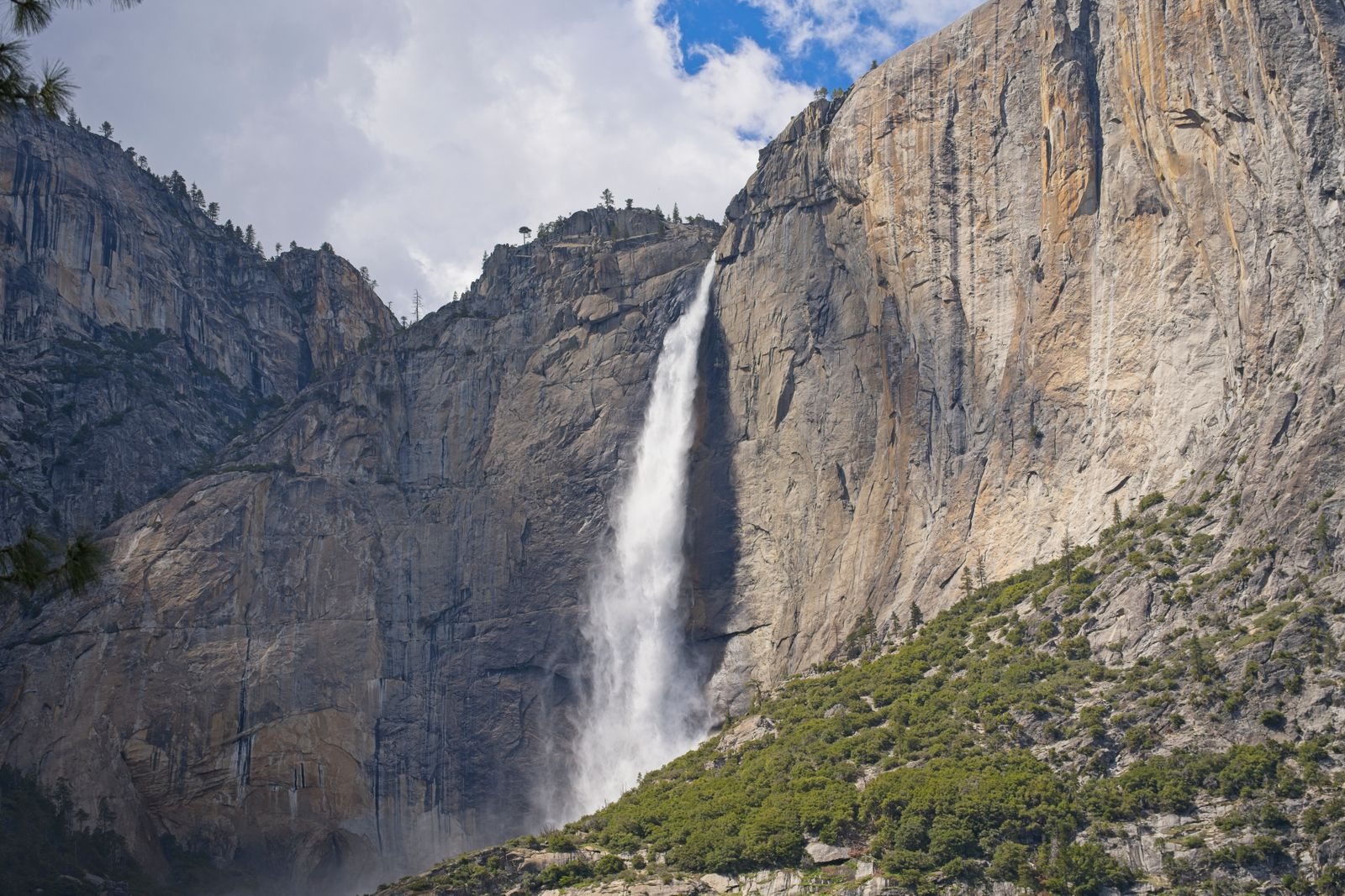 Yosemite National Park travel guide tips on getting around Yosemite, costs and what we wish we knew